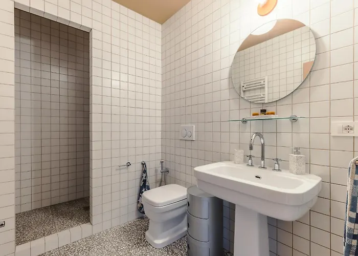 Retreat En-suite * Roma